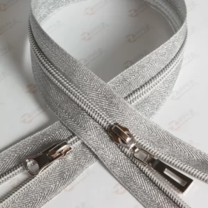 Спиральная молния Тип7 тесьма парча серебро, звено SILVER, 100см.2б.пирамида