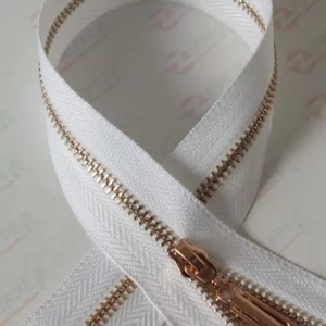 Металева блискавка тип 3 білий, ланка GOLD, 80см.  I б.