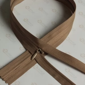 Спиральная молния Тип 3 ПОТАЙНАЯ х/б цвет тесьмы фисташковый, 50см. 1б.