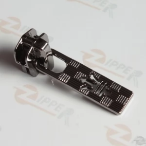 Бігунок Тип 5 язичок maserati для металевої блискавки.  BLACK SILVER