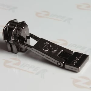 Бігунок Тип 5 язичок vogue для металевої блискавки.  BLACK SILVER