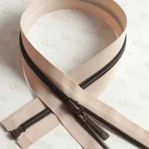Спіральна блискавка Тип 7 бежевий, ланка Black Silver, 80см.  1б.  fashion