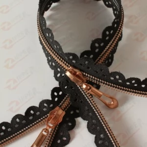 Спіральна блискавка тип 7 ажурні, ланка GOLD ROSE, чорна 60см.  2 бігунка