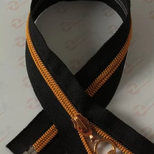 Спіральна блискавка Тип 7 чорний, ланка жовте золото, 80см.  1б.