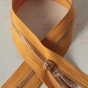Металева блискавка тип 3 бурштиновий, ланка GOLD, 65см.  I б.