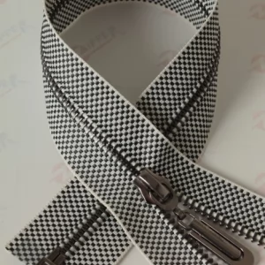 Металева блискавка тип 5 чорно-біла шахматка, ланка Black Silver, 80см.  1б.