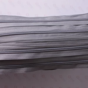 Спиральная молния Тип 5 РУЛОННАЯ ,200м. цвет тесьмы серый