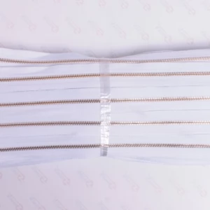 Металлическая молния Тип 3 РУЛОННАЯ ,50м. цвет тесьмы белый, звено GOLD